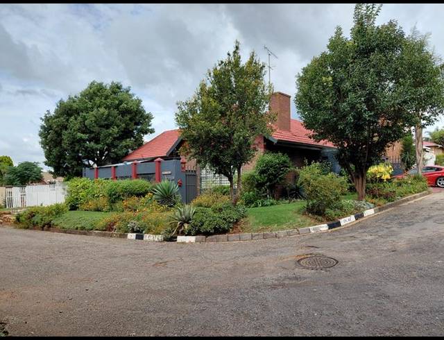 3 BEDROOM HOUSE FOR SALE IN GREYMONT